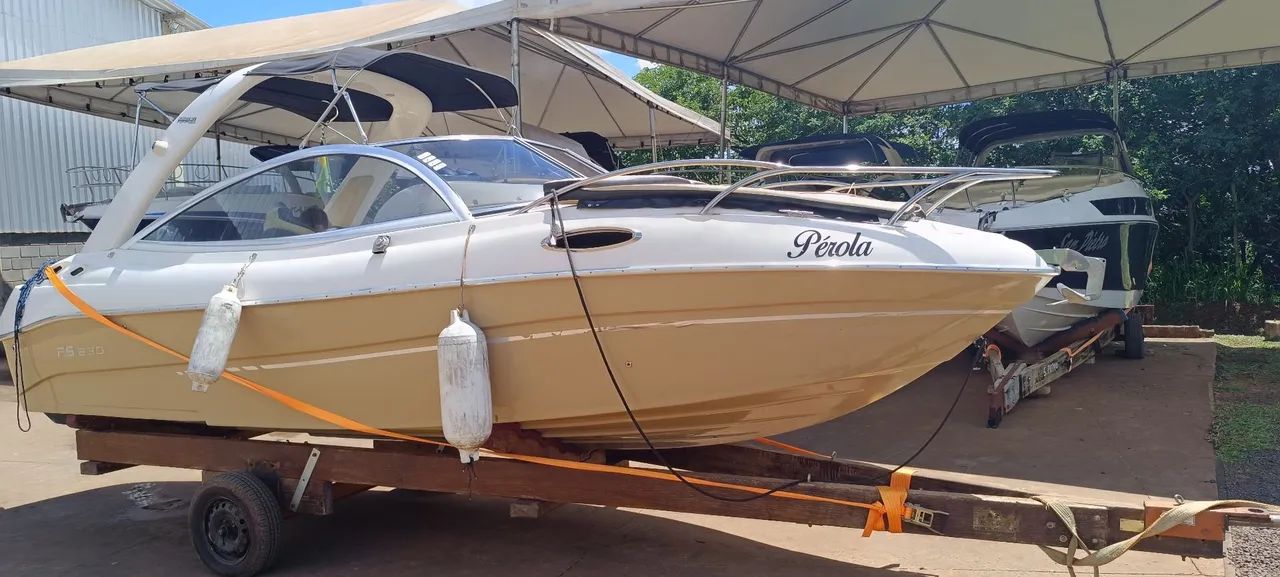 Lancha ano 2017 cabinada 23 pés rabeta bravo3 250 hp - Foto 2