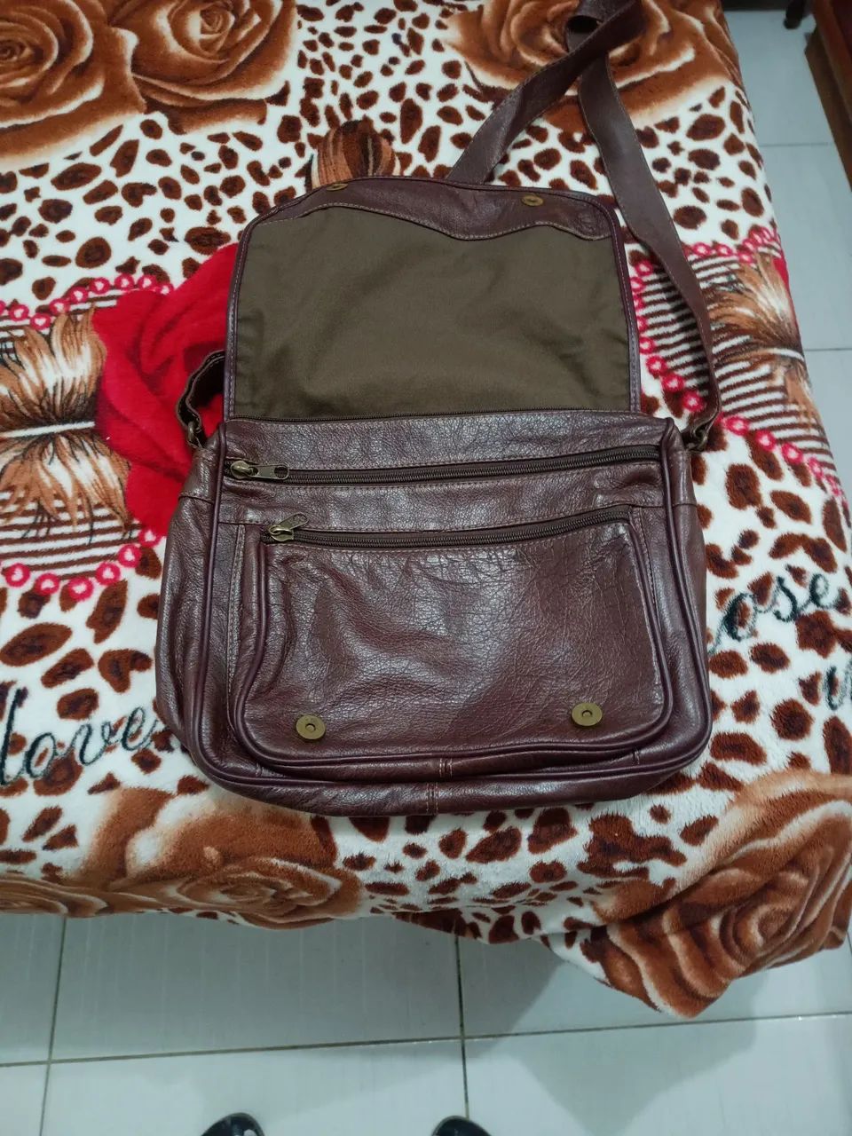 Bolsa de couro.