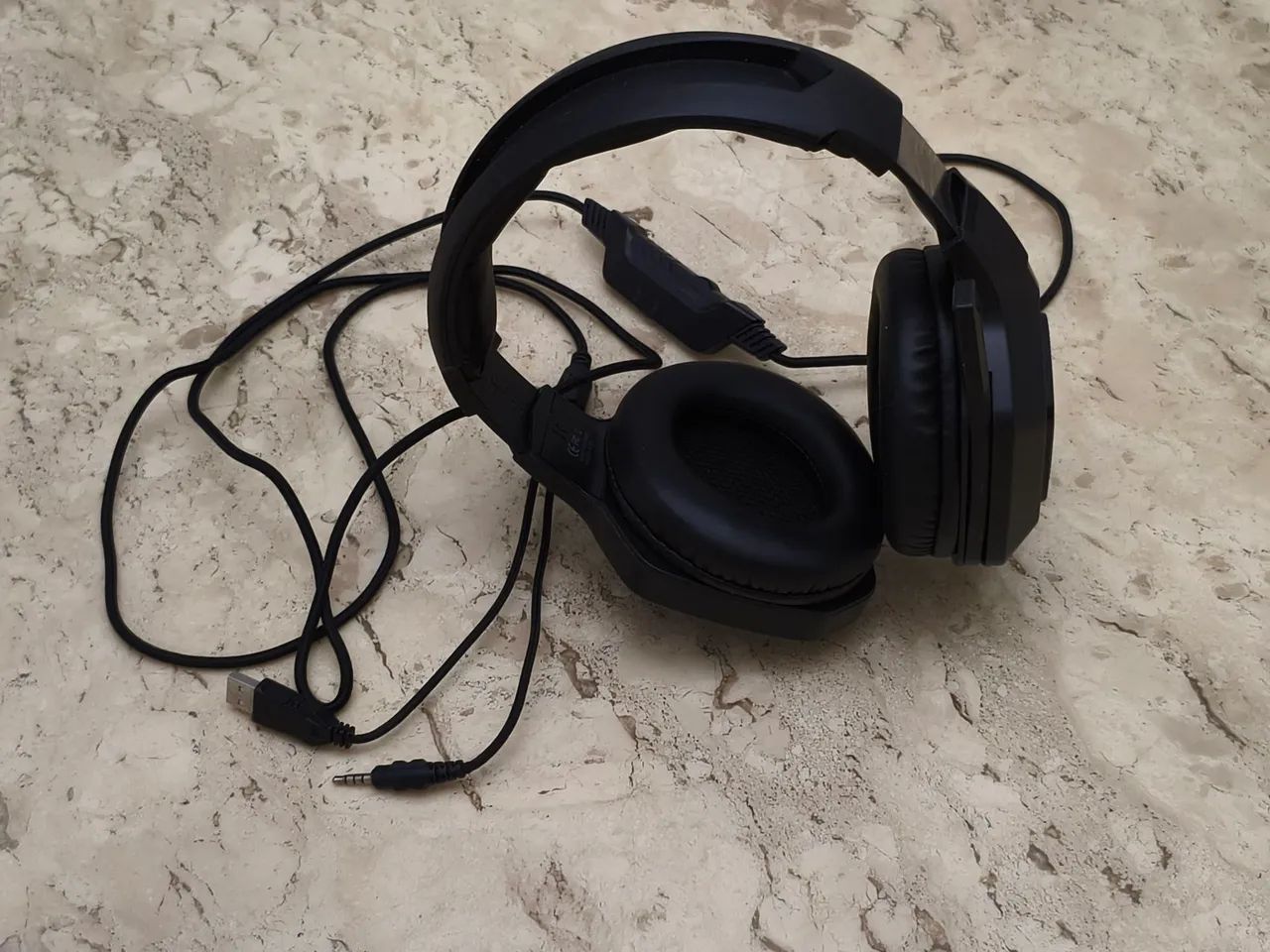 HEADSET GAMER COM MICROFONE E LED (P3 + USB) - PC / CONSOLES