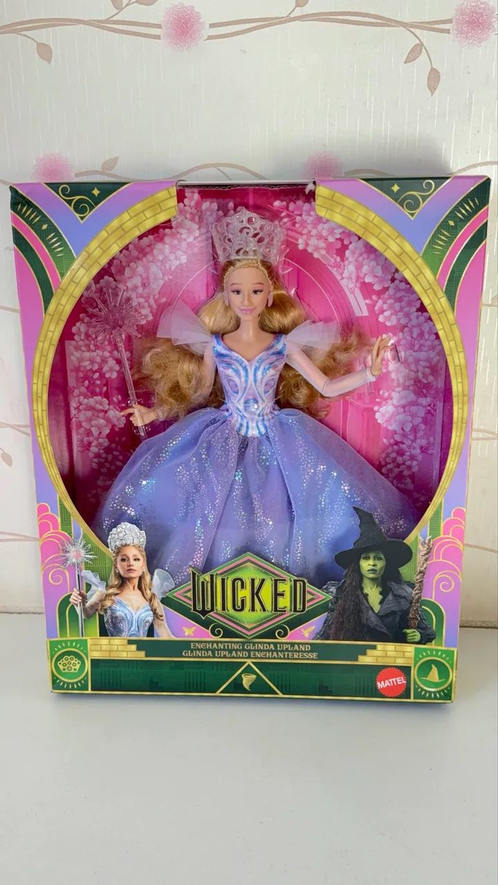 Boneca Glinda estilo Barbie 