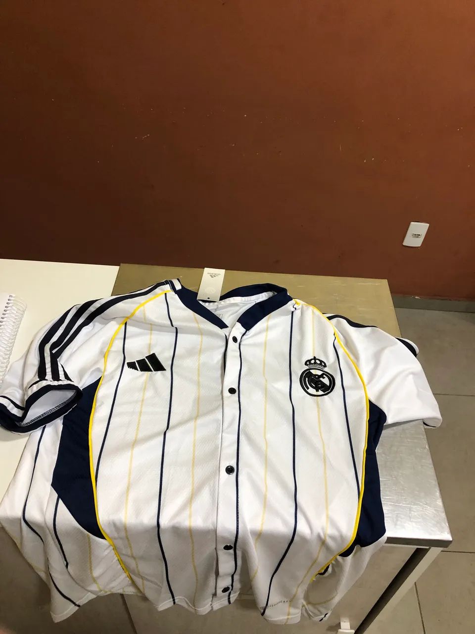 Camisa real Madrid estilo social