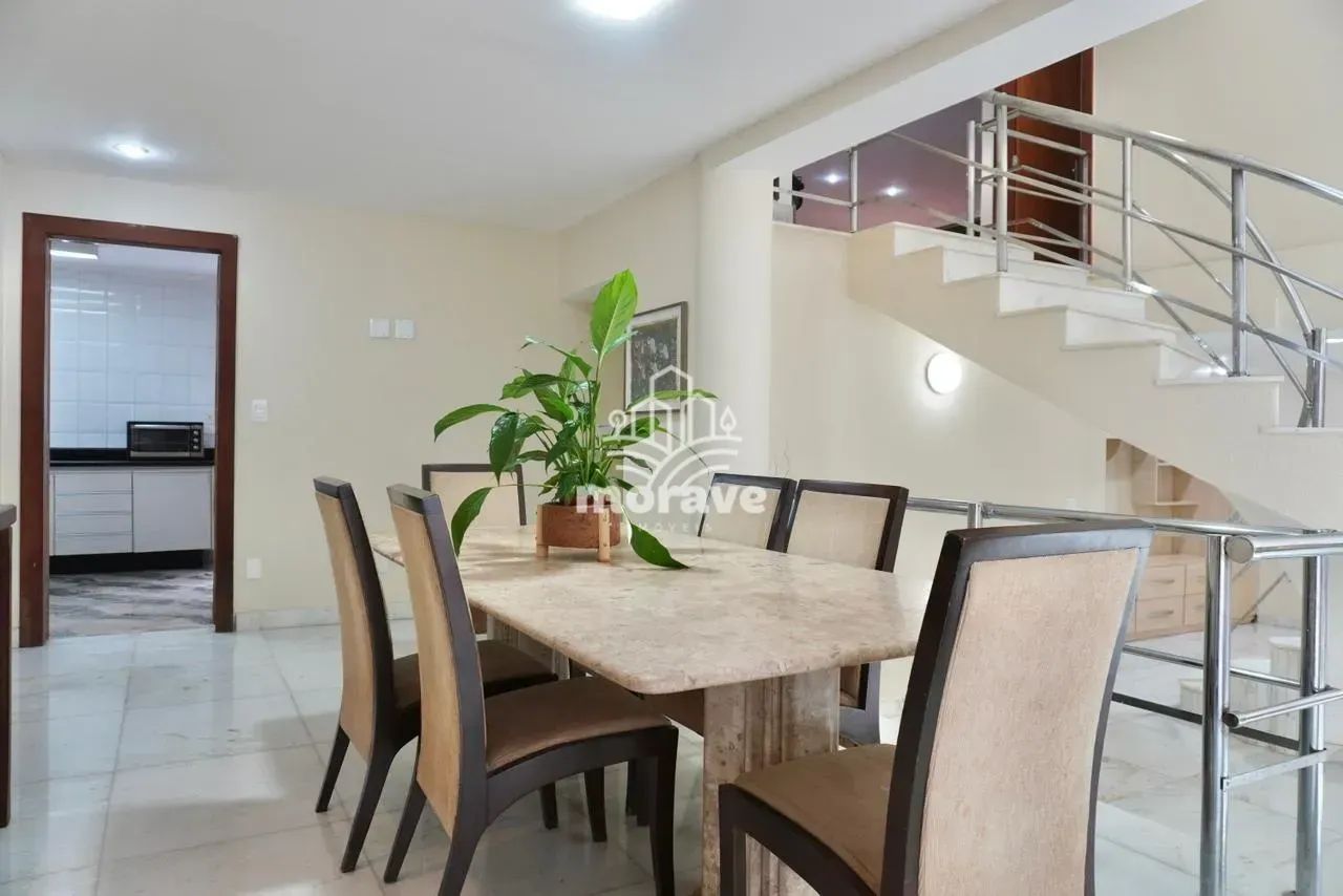 Casa com 5 quartos no Bairro Mangabeiras