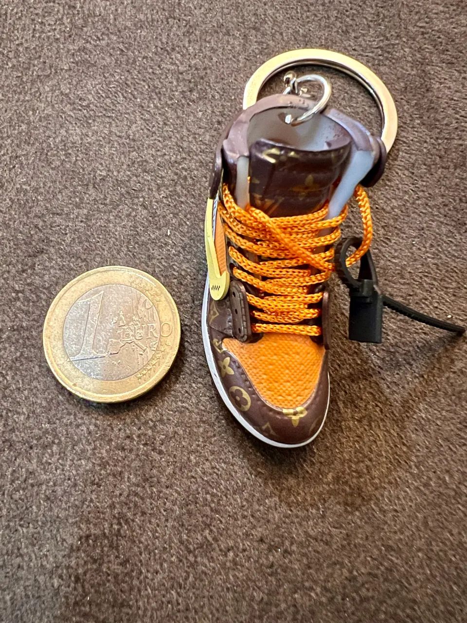  Chaveiro Louis Vuitton e Nike  - Foto 3
