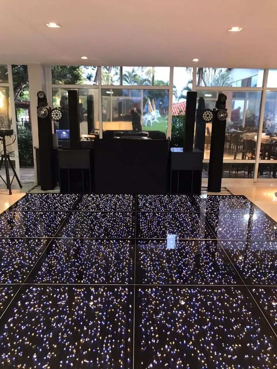 DJ, para o seu evento, pista de LED, sonorização e iluminação 