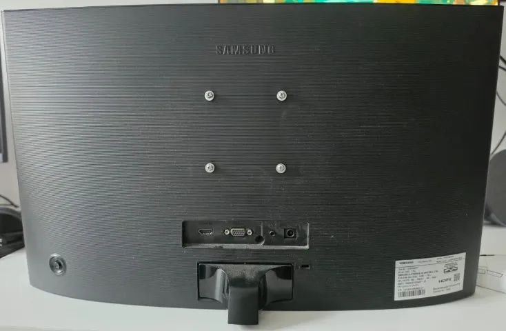 Monitor Samsung Curvo Full HD 24" C24F390FH - Foto 3