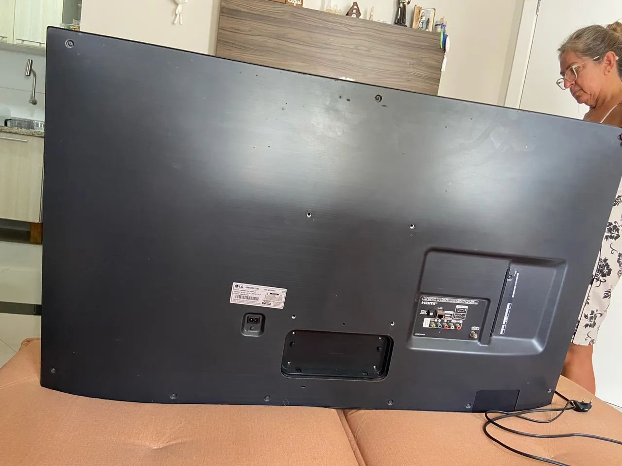 TV LG 49 polegadas (COM DEFEITO) - Foto 2