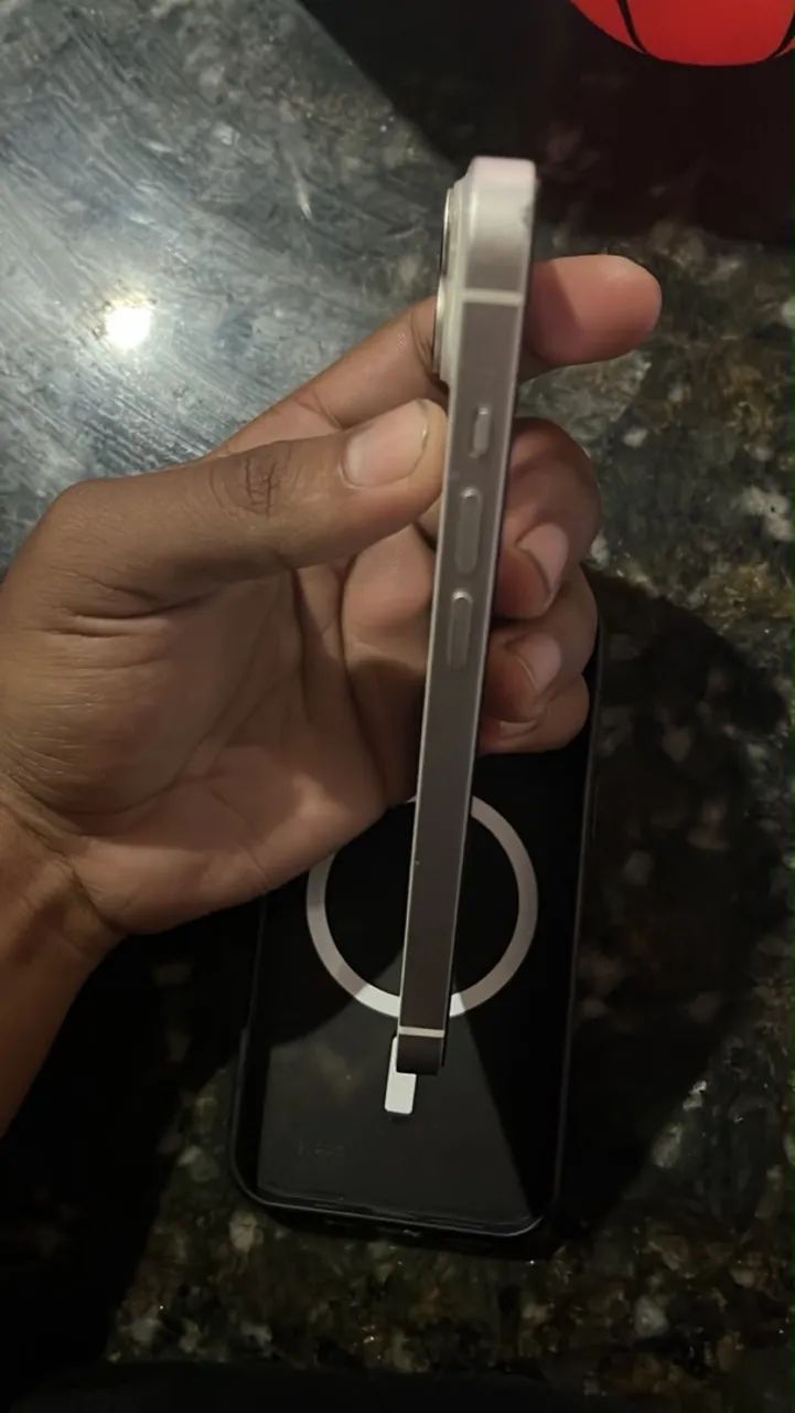 Vende- se IPhone 14 normal  - Foto 4
