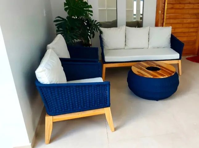 CONJUNTO DE SOFÁ EM CORDÃO NAUTICO E MADEIRA