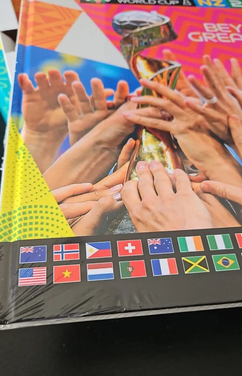 Álbum lacrado Copa Feminina 2023 - sem figurinhas - Foto 2