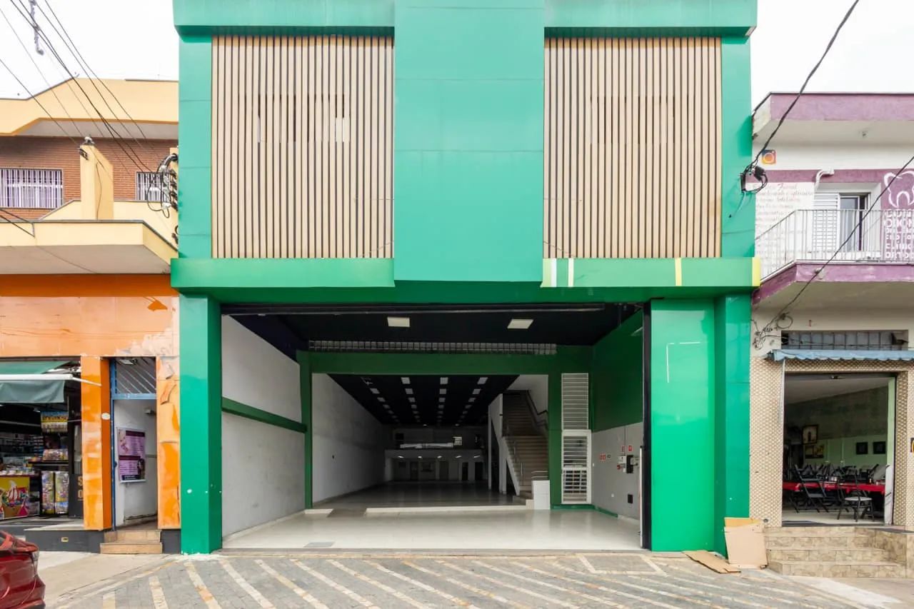 Prédio comercial na Rua Maciel Monteiro, 569  840 m²