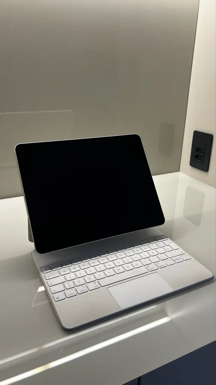 iPad Pro 12,9 polegadas 5a Geração (M1) 128gb + Apple Magic Keyboard - Foto 3