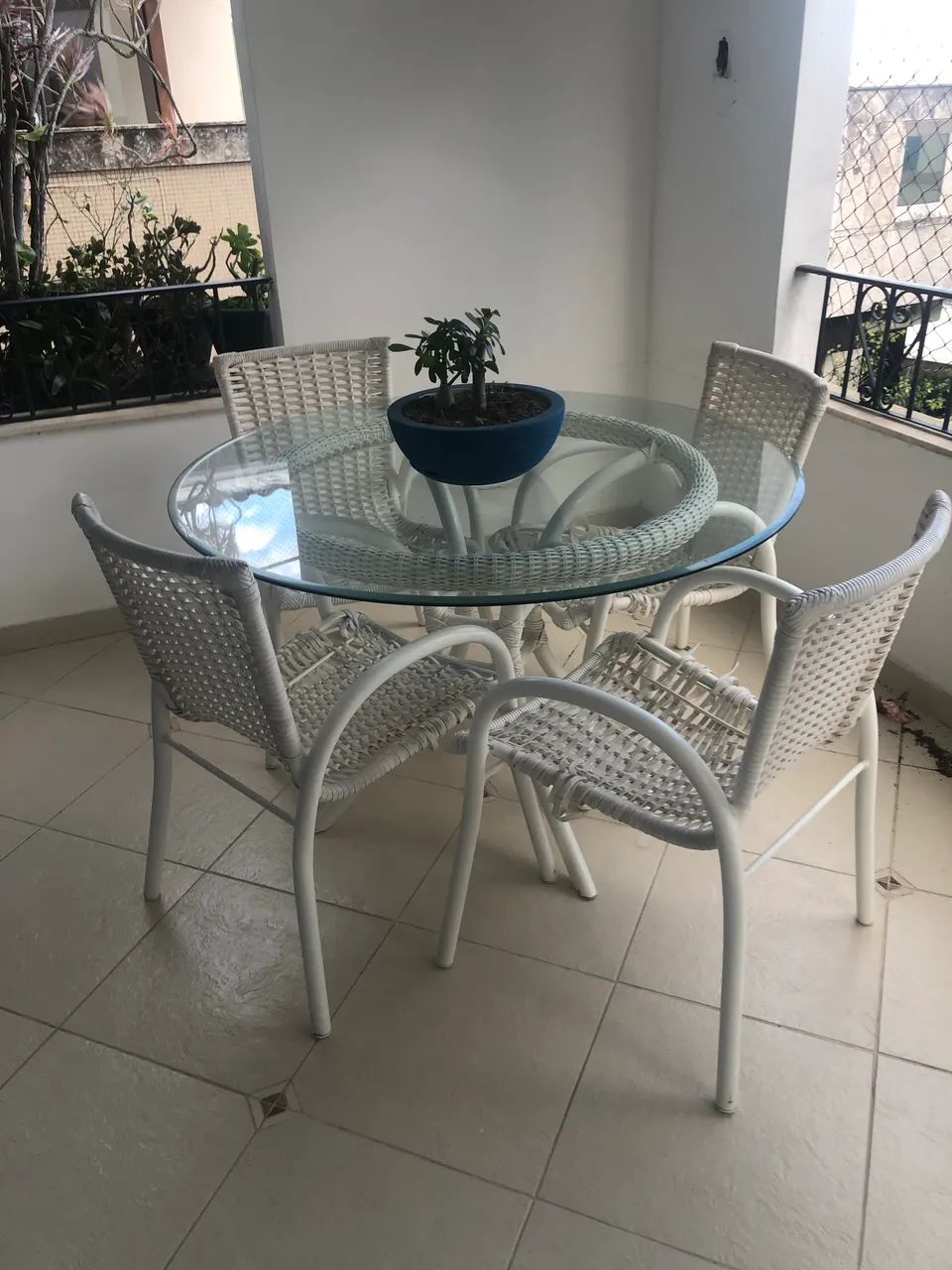 Mesa varanda 1,20 vidro bisotado, 4 cadeiras - Foto 2
