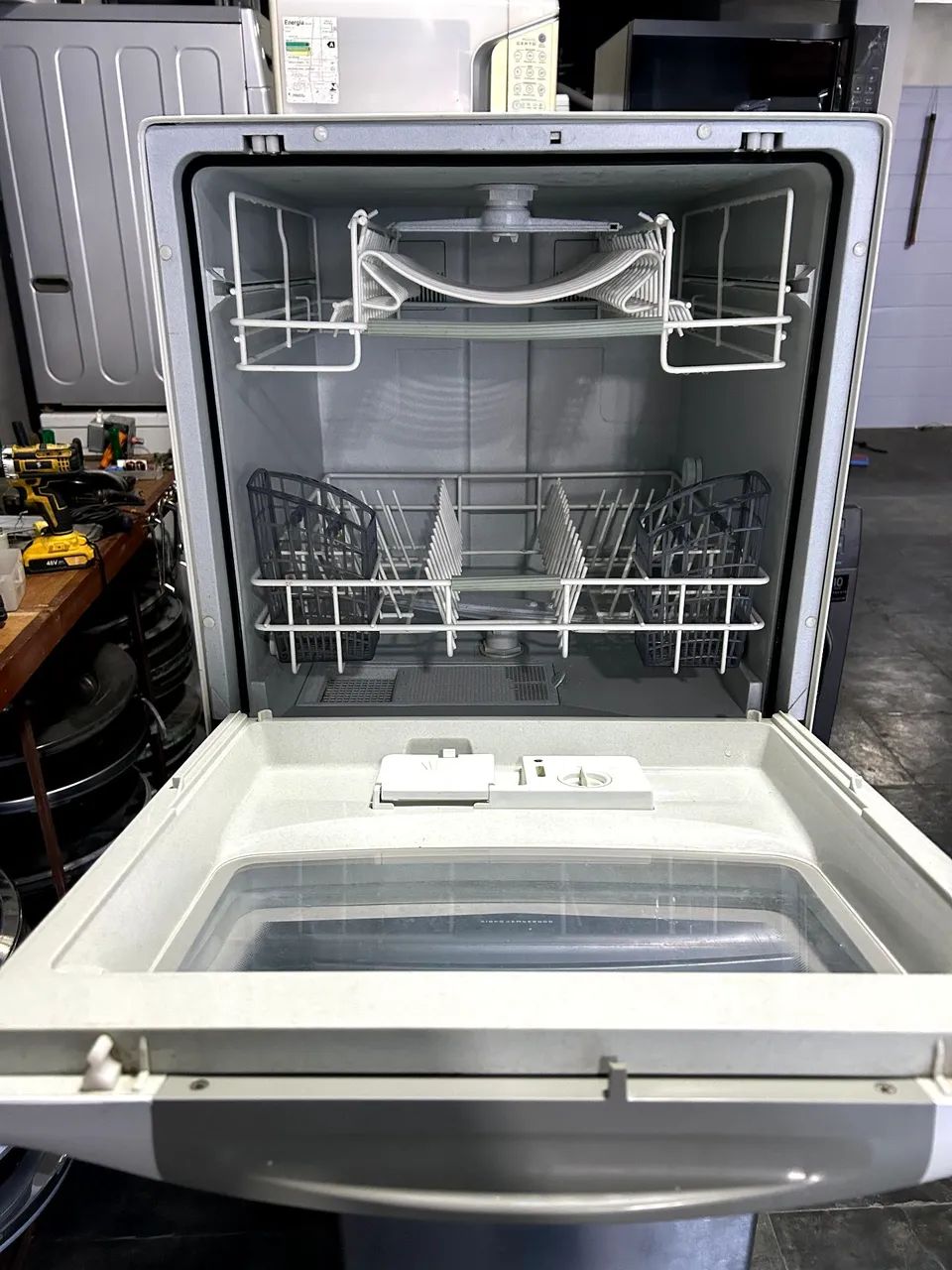 LAVA E SECA BRASTEMP 8 SERVIÇOS MODERNA E FUNCIONANDO PERFEITAMENTE TODAS AS FUNCOES  - Foto 4