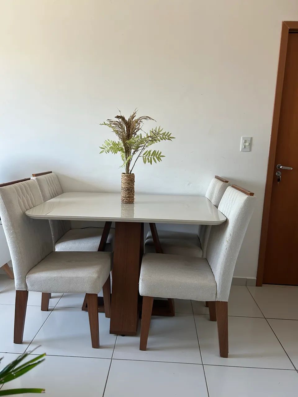 Mesa de jantar 120x90cm 4 cadeiras