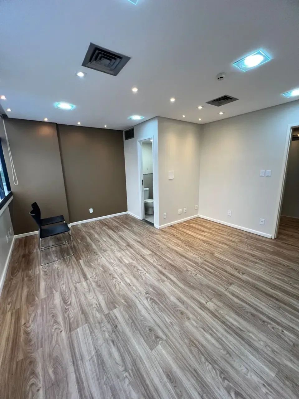 Vendo Sala no Millennium 9 2  9 9 4 6 4 - 5 4 8 7 - Foto 2