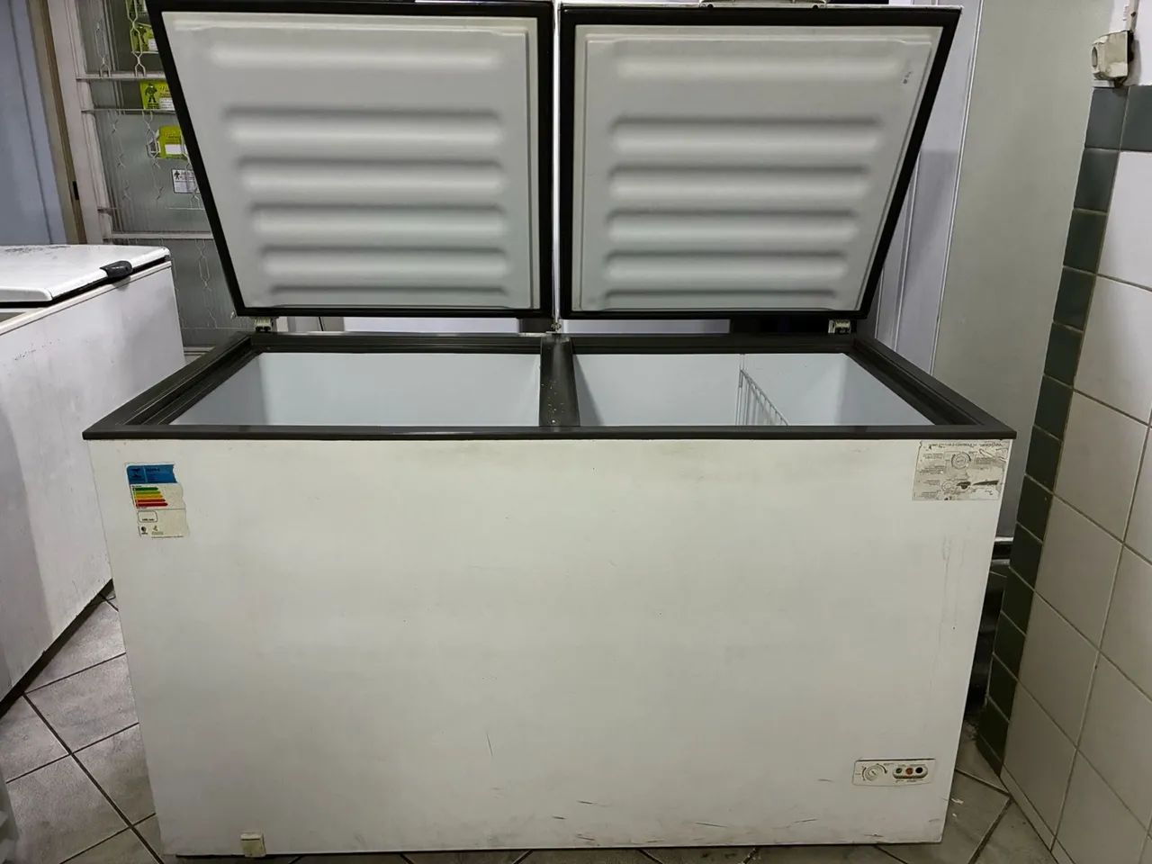 Frezer cônsul 530 litros em ótimo estado  - Foto 2