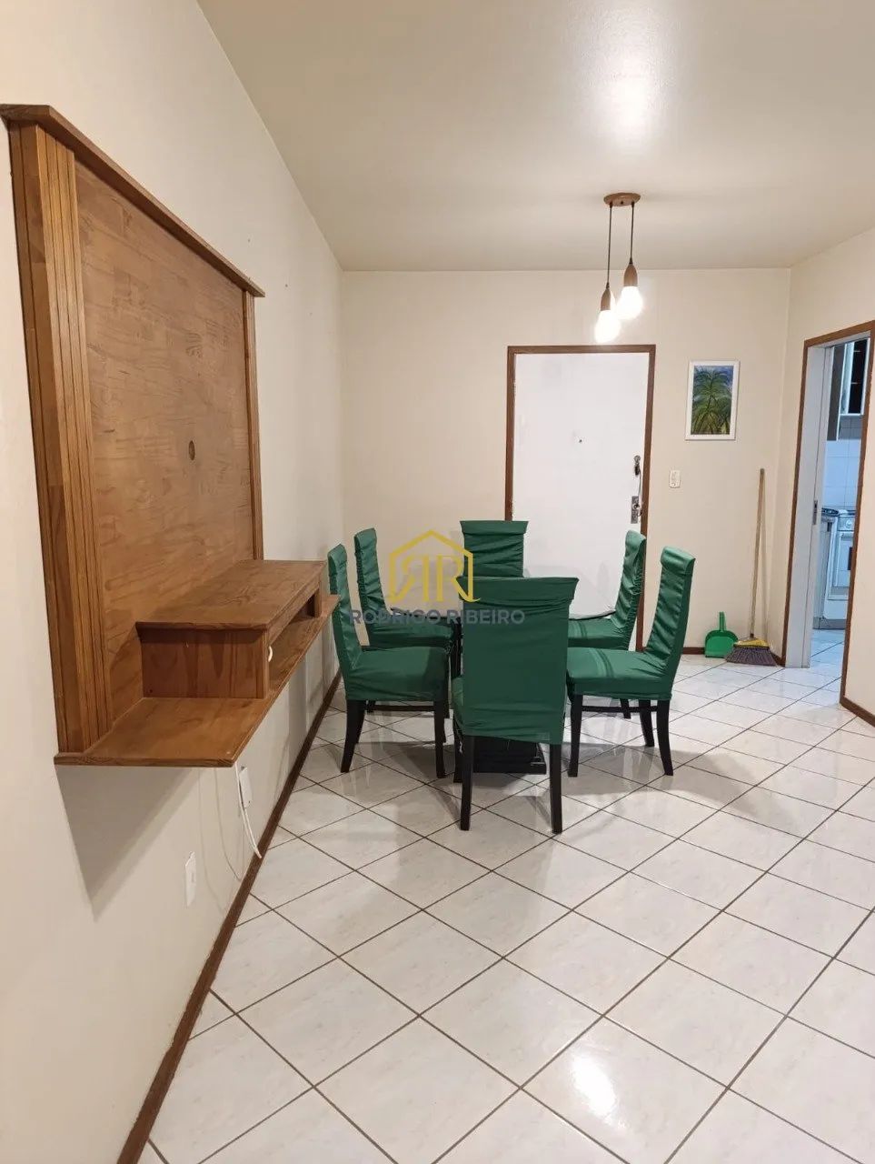 Apto de 01 Dorm. 55m² privativos em Coqueiros. - Foto 2