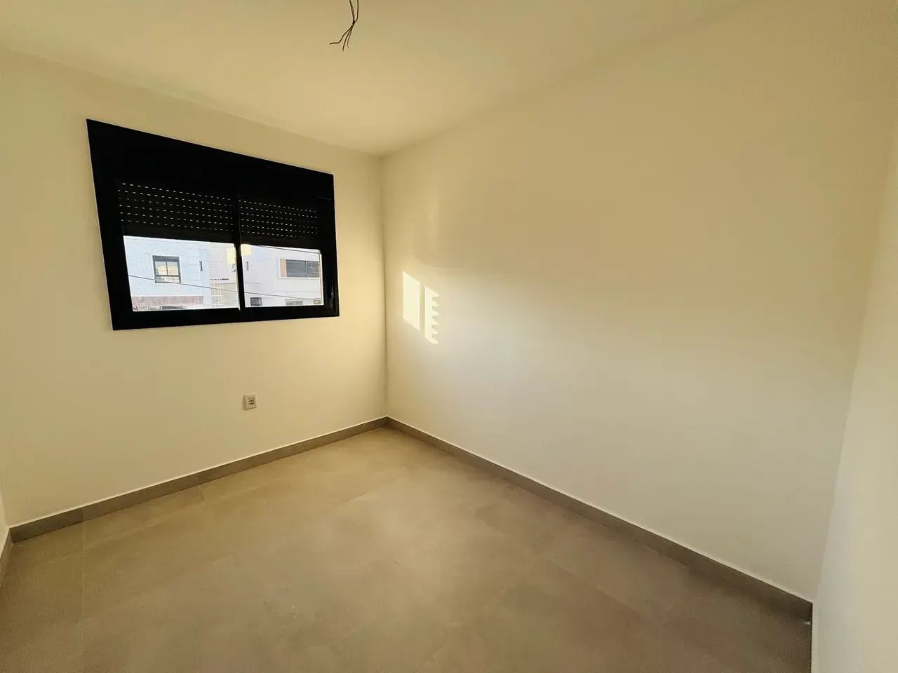 Ágio de casa tipo sobrado 04 Quarto sendo 03 suítes - 181m² - Foto 5