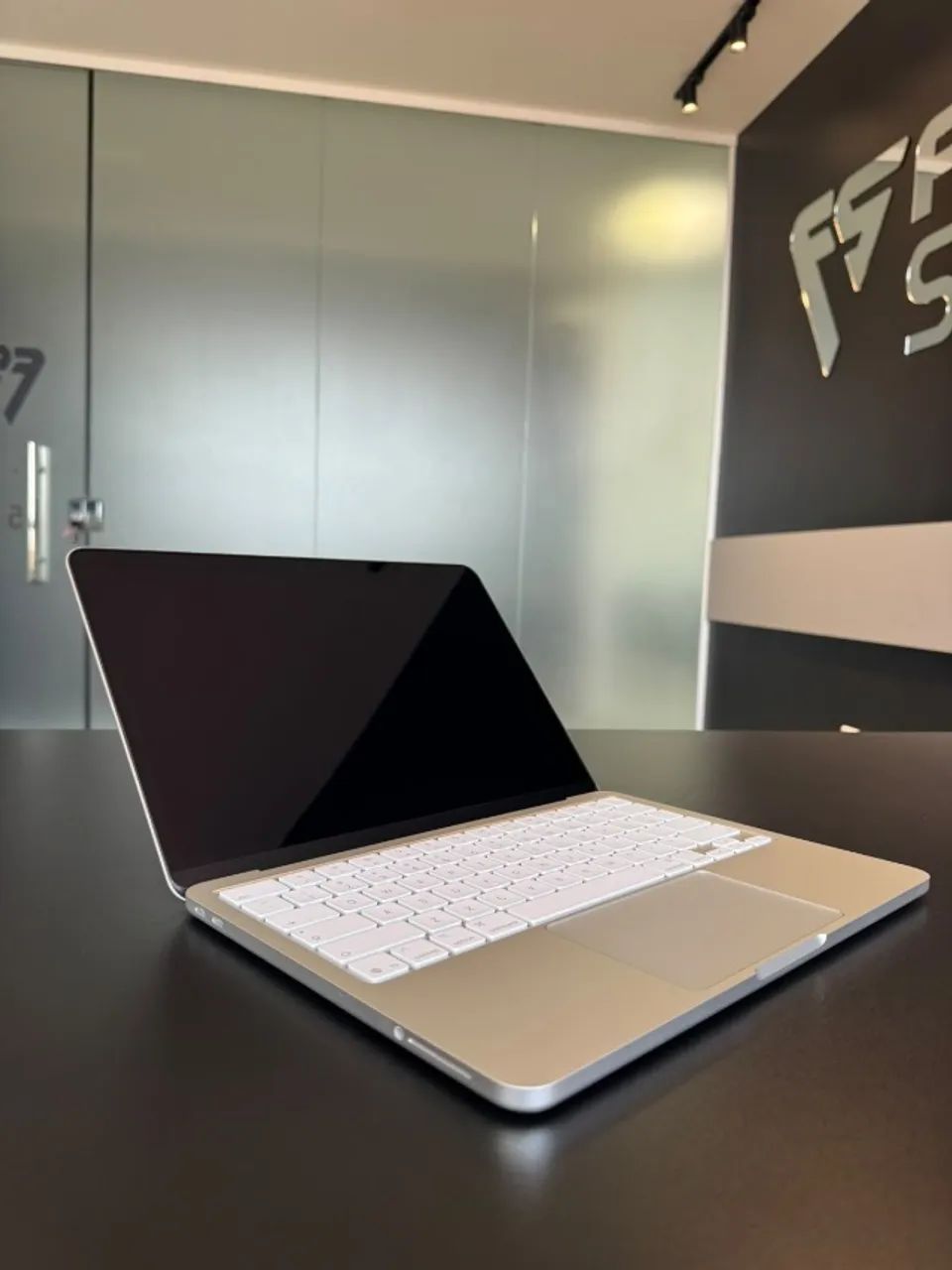 MacBook Neo 512GB 8GB Silver SEMINOVO 100% - Foto 2