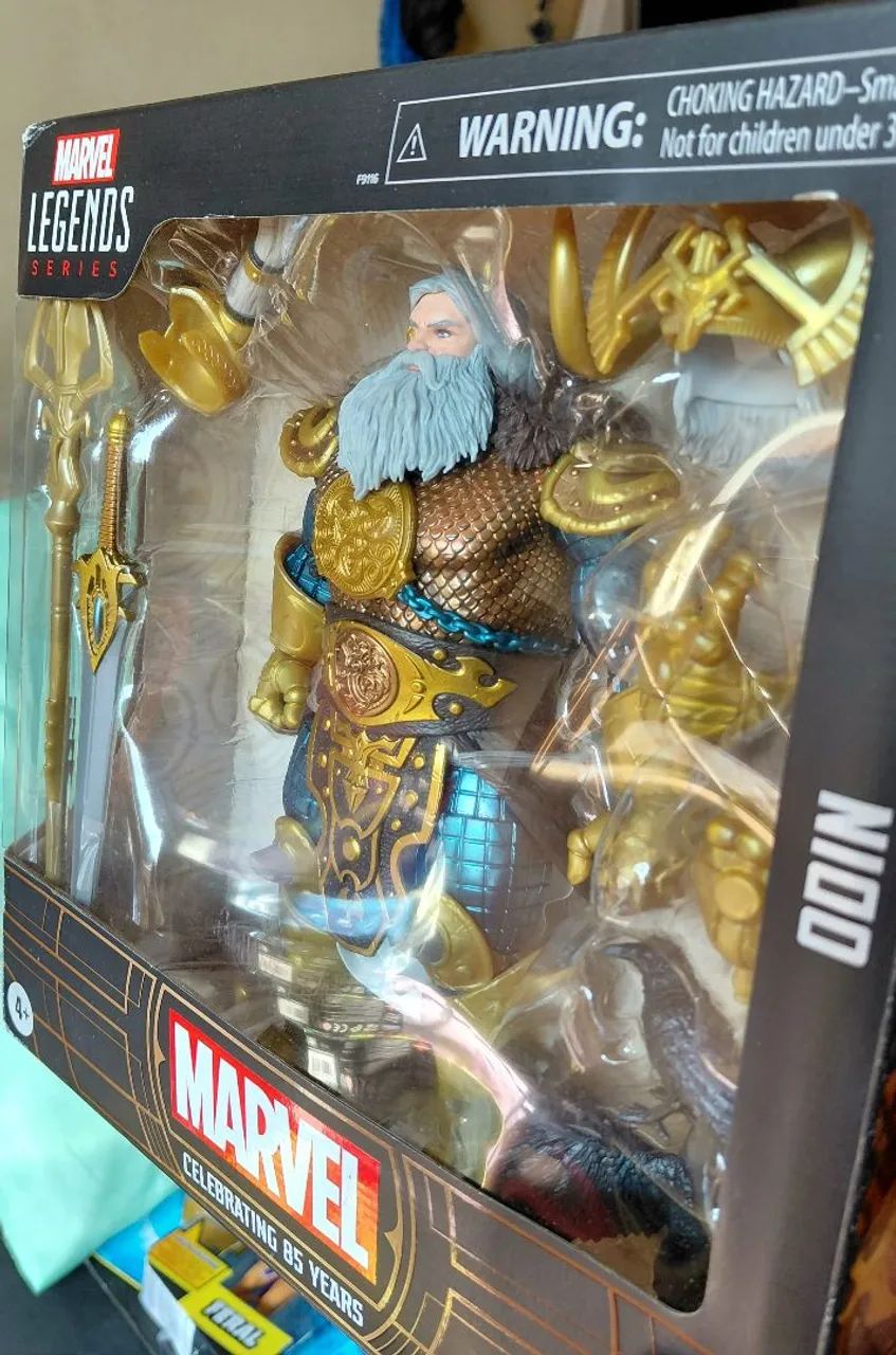 Marvel Legends  - Odin (Lacrado) - Foto 3