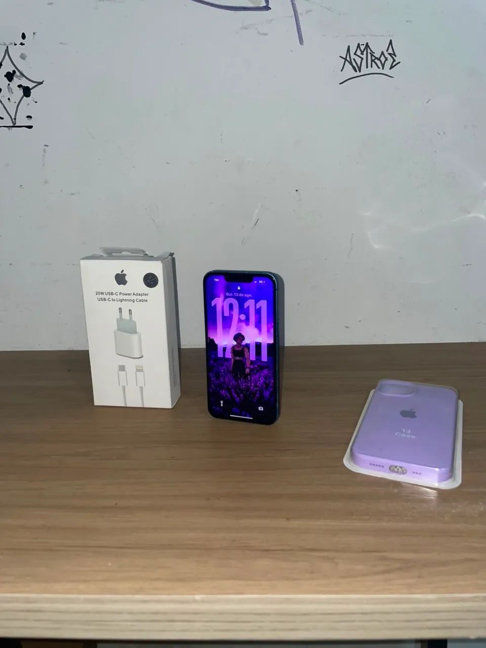 iPhone 13 Azul + Carregador e Capinha