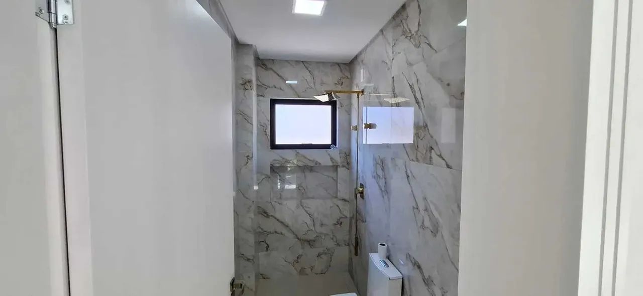 Casa com 3 dormitórios sendo 3 suítes e 4 vagas de garagem em São José/SC - Foto 3