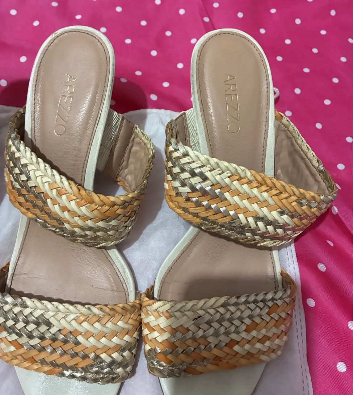 Lote de sapatos e sandálias 