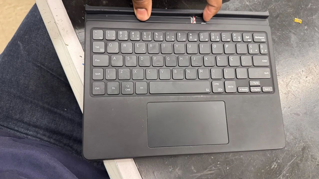 Capa teclado tablet Samsung c/defeito
