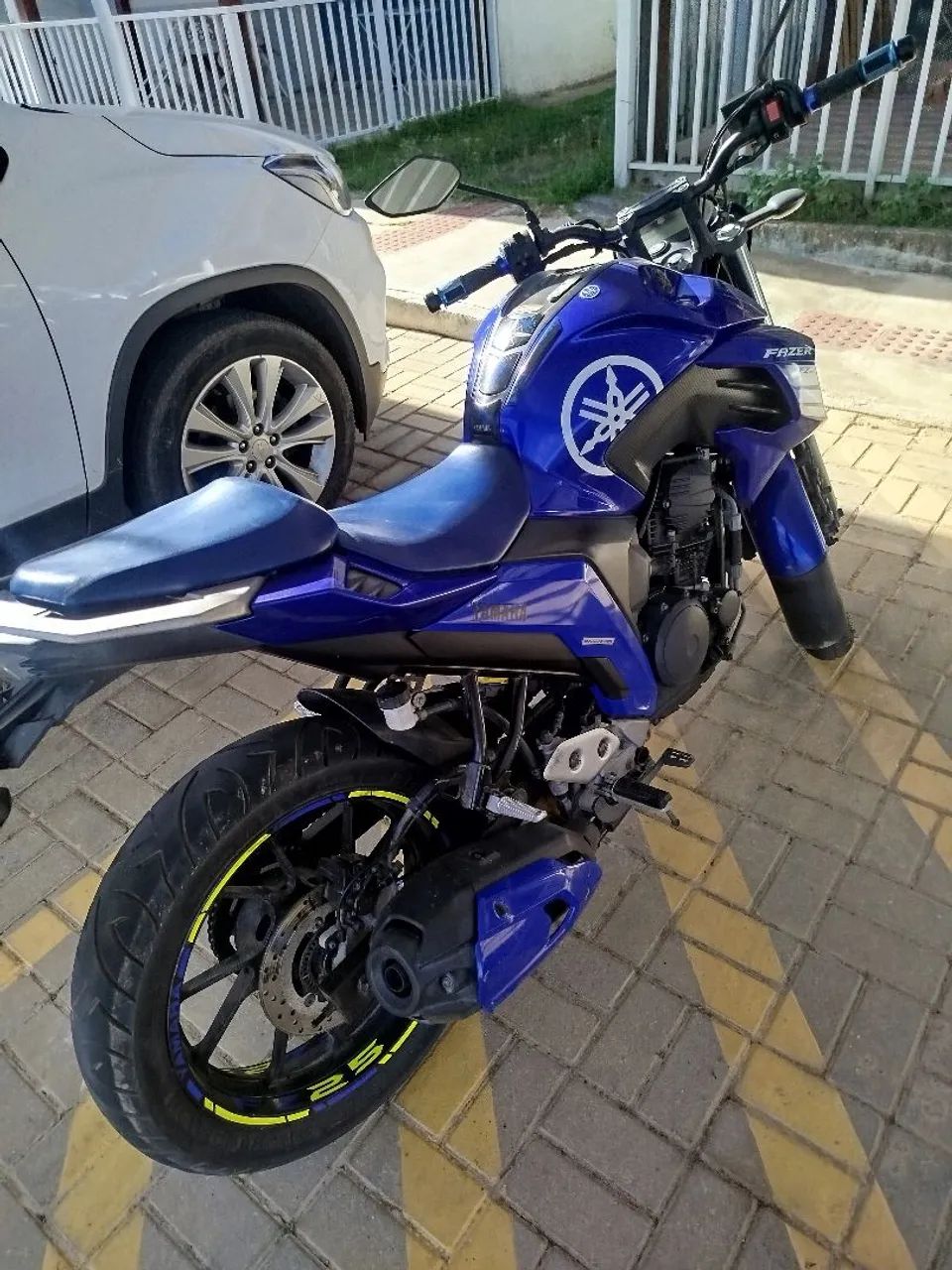Yamaha FZ 25  - Foto 3