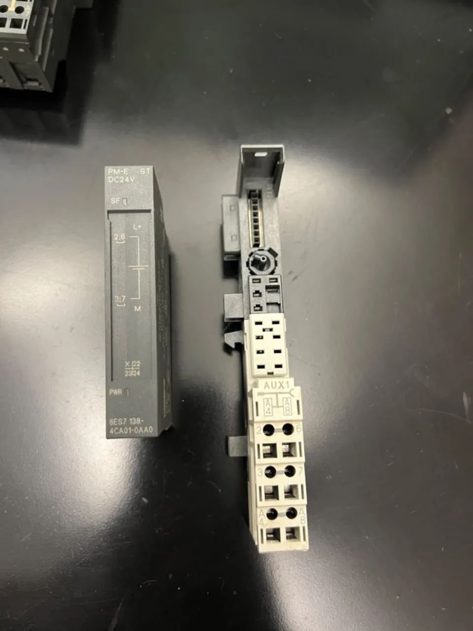MÓDULO SIEMENS ET200S 6ES7 138-4CA01-0AA0 + BASE E2