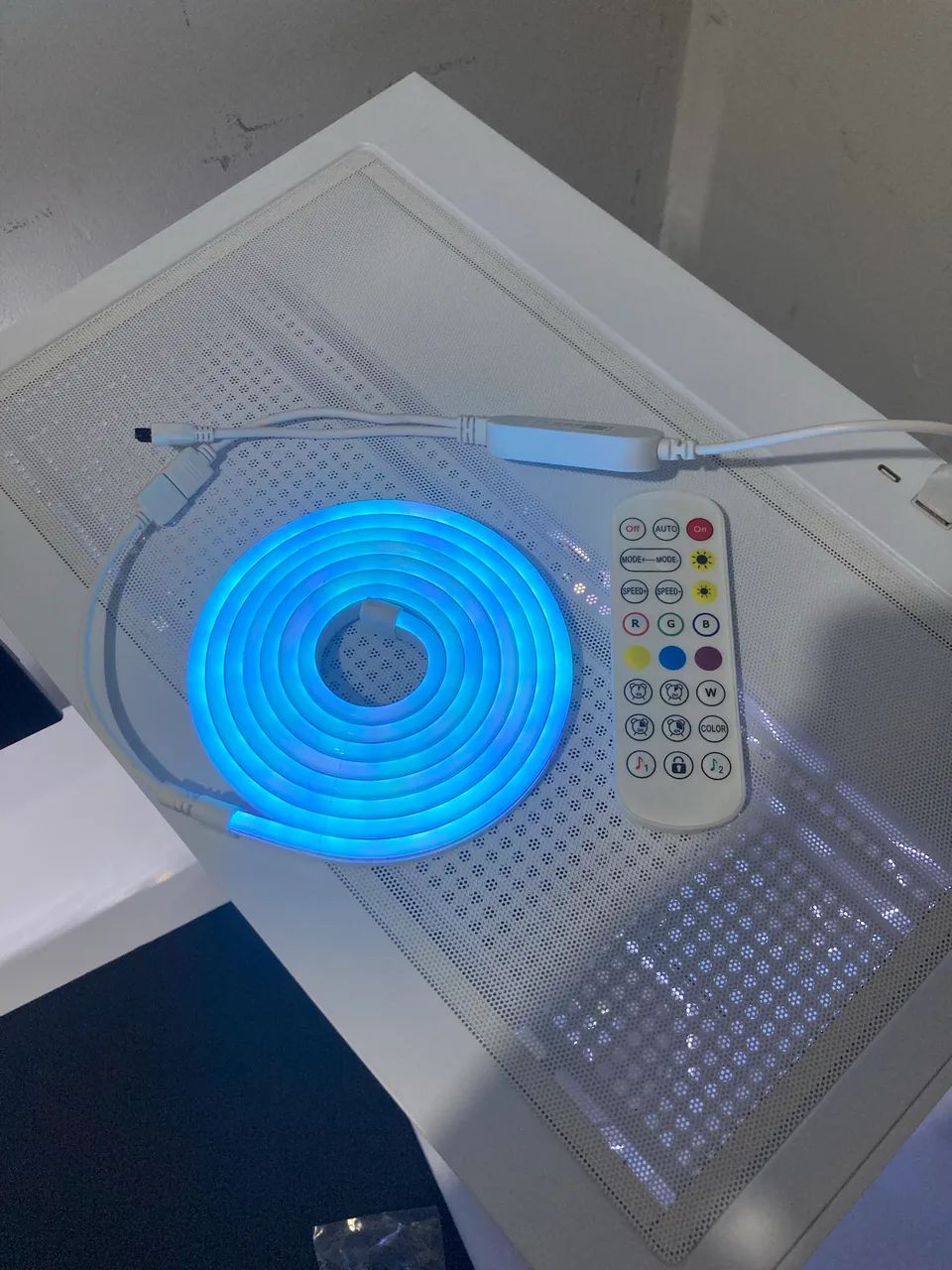 Fita Led RGB Flexível - Controlável via bluetooth/controle.