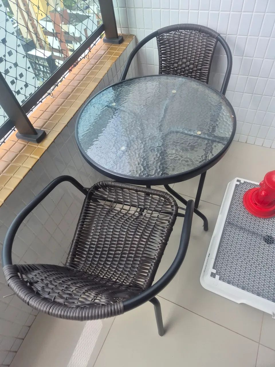 Mesa e cadeiras para jardim