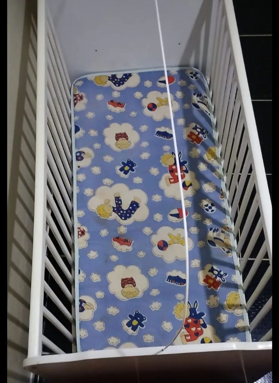 Vendo Berço Infantil com Colchão R$300,00 - Foto 4