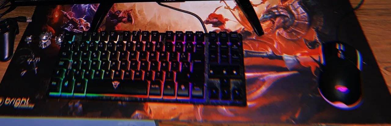Teclado, Mouse pad e Mouse gamer sem marcas de uso. - Foto 2