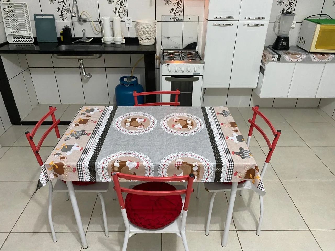 Vende mesa com 4 lugares - Foto 2
