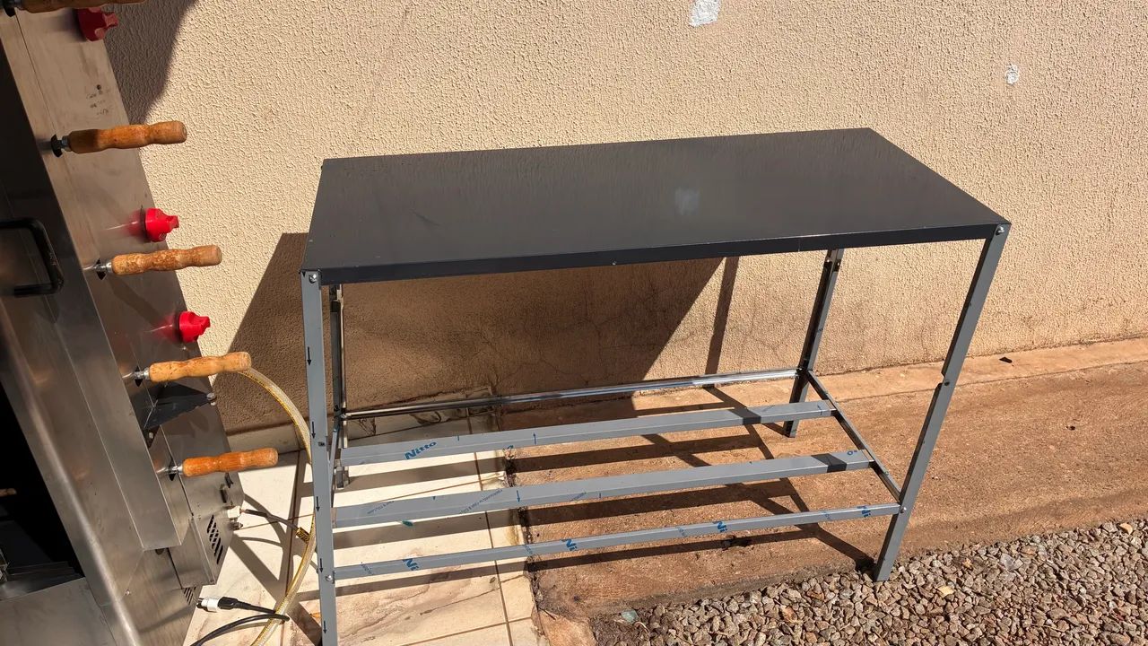 Vendo máquina de assar frango e mesa de inox .  - Foto 4
