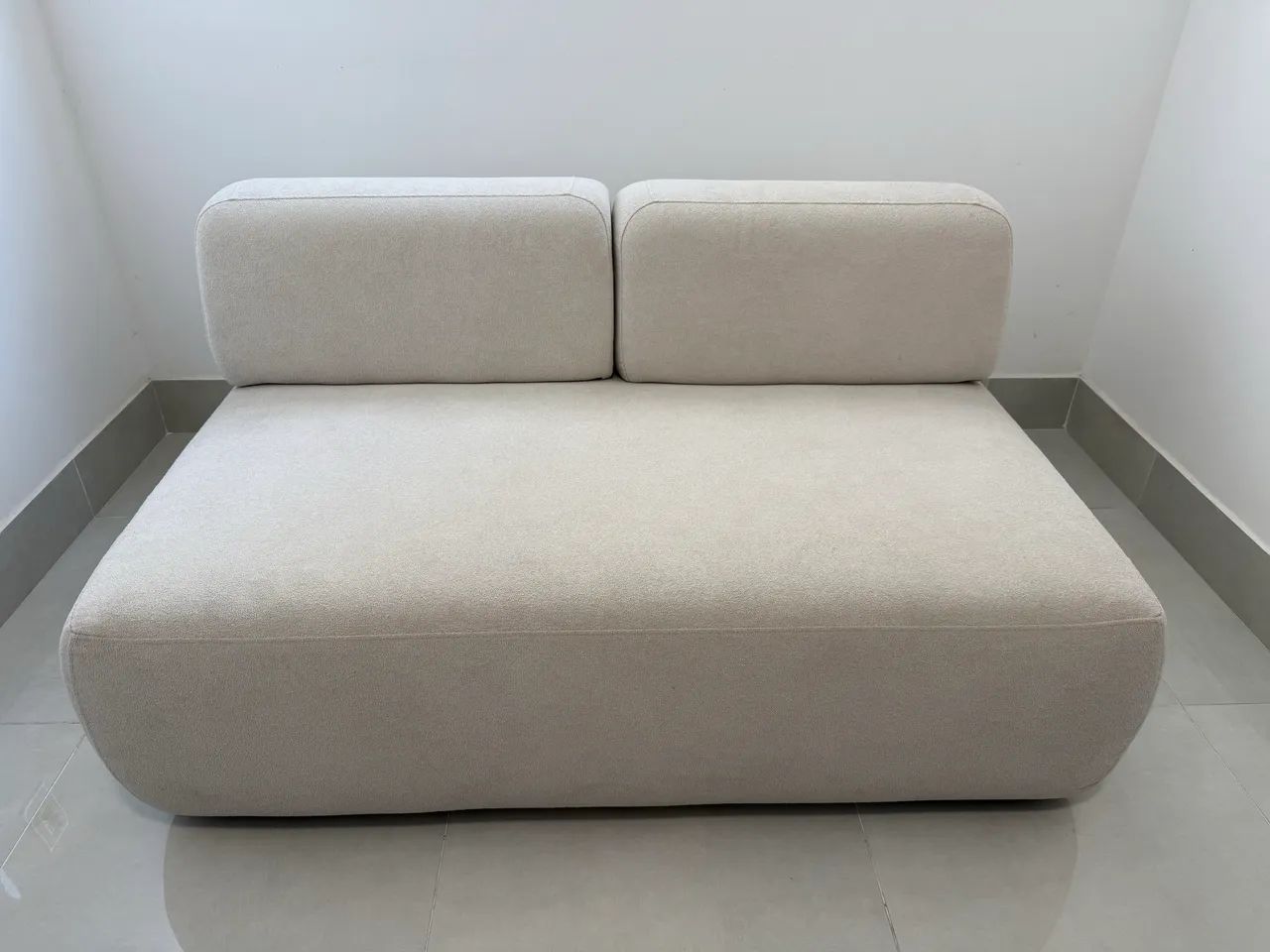sofá bouclé ? um metro e quarenta ? excelente qualidade  - Foto 3
