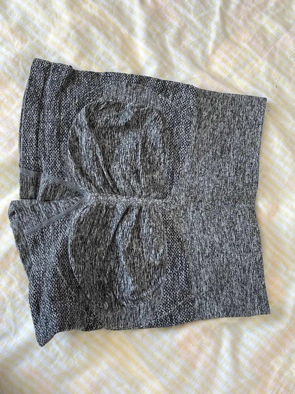 short cinza shein 