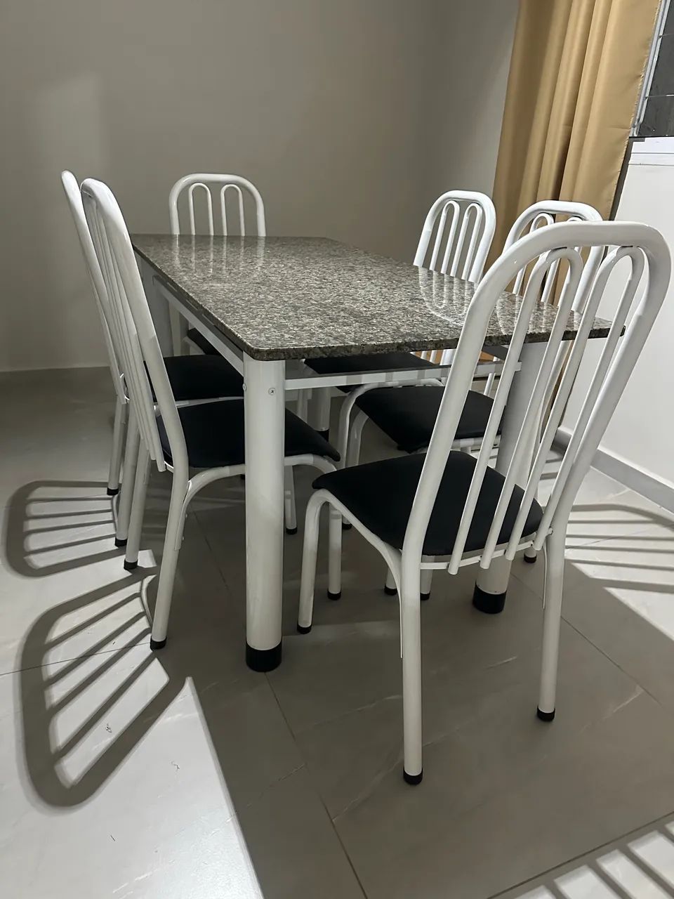Mesa com 6 cadeiras  - Foto 5
