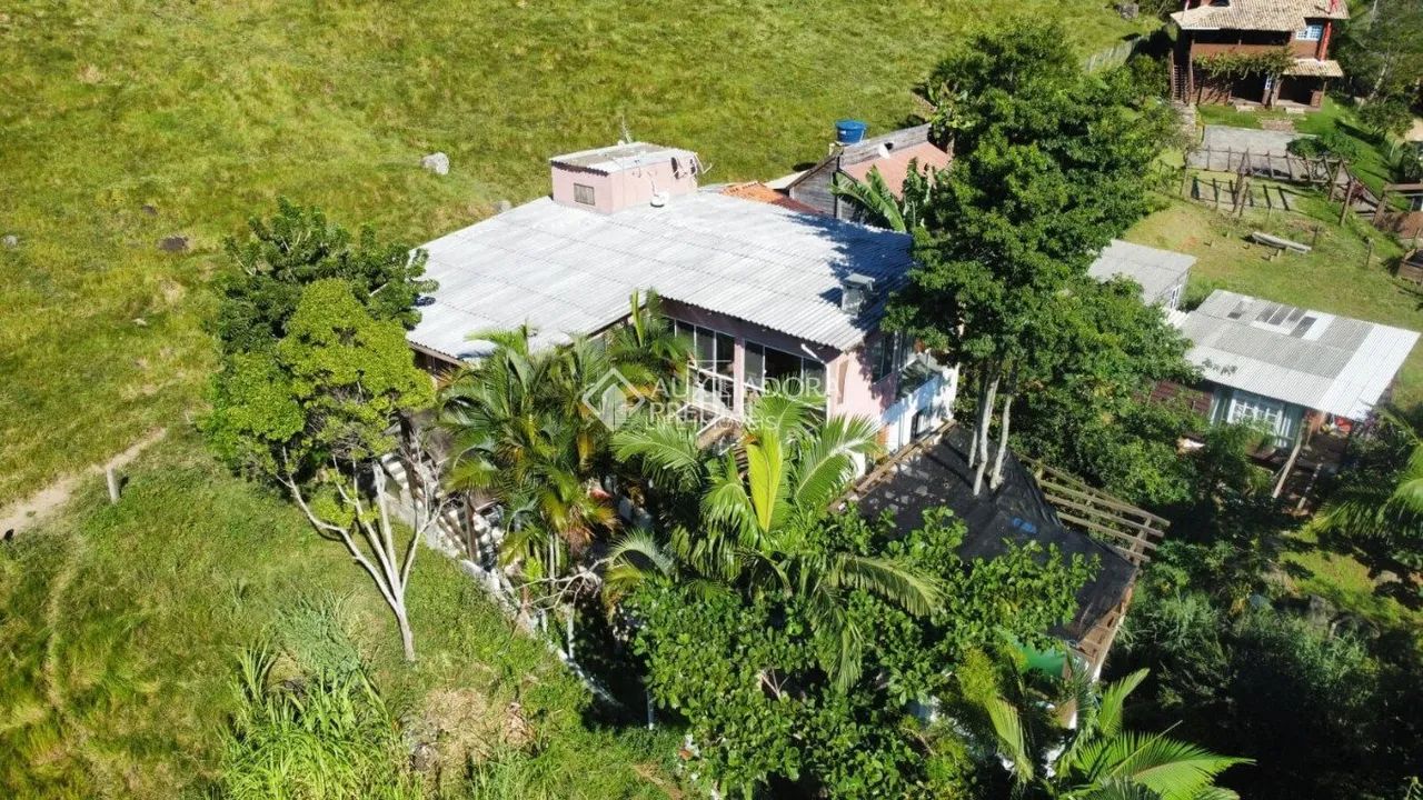 Casa com Piscina e 5 Quartos Cercada pela Natureza no Siriú, Garopaba, SC - Foto 3