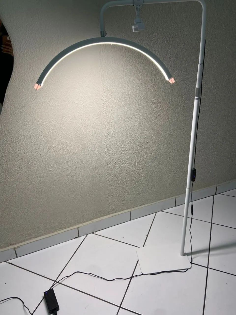 Vendo luminária meia lua 