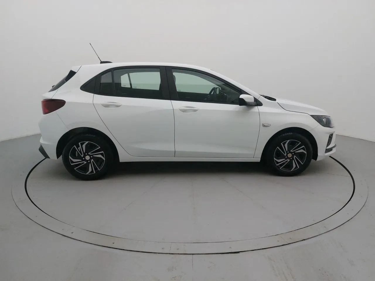Chevrolet Onix Hatch 1.0 12V Flex Mec. 4P, foto 6 de 18