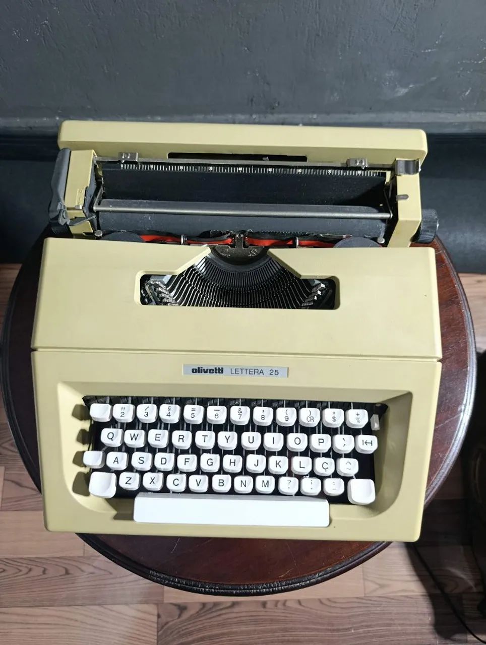 Máquina datilografia relíquia  - Foto 3