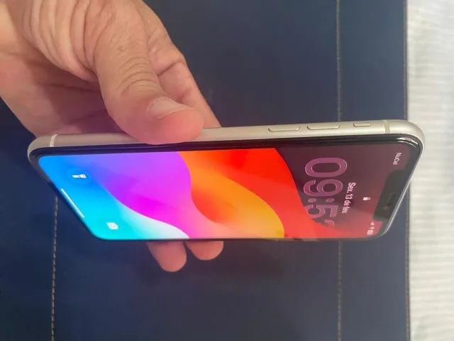 IPHONE 11 COM CAIXA  E ACESSÓRIOS - Foto 2