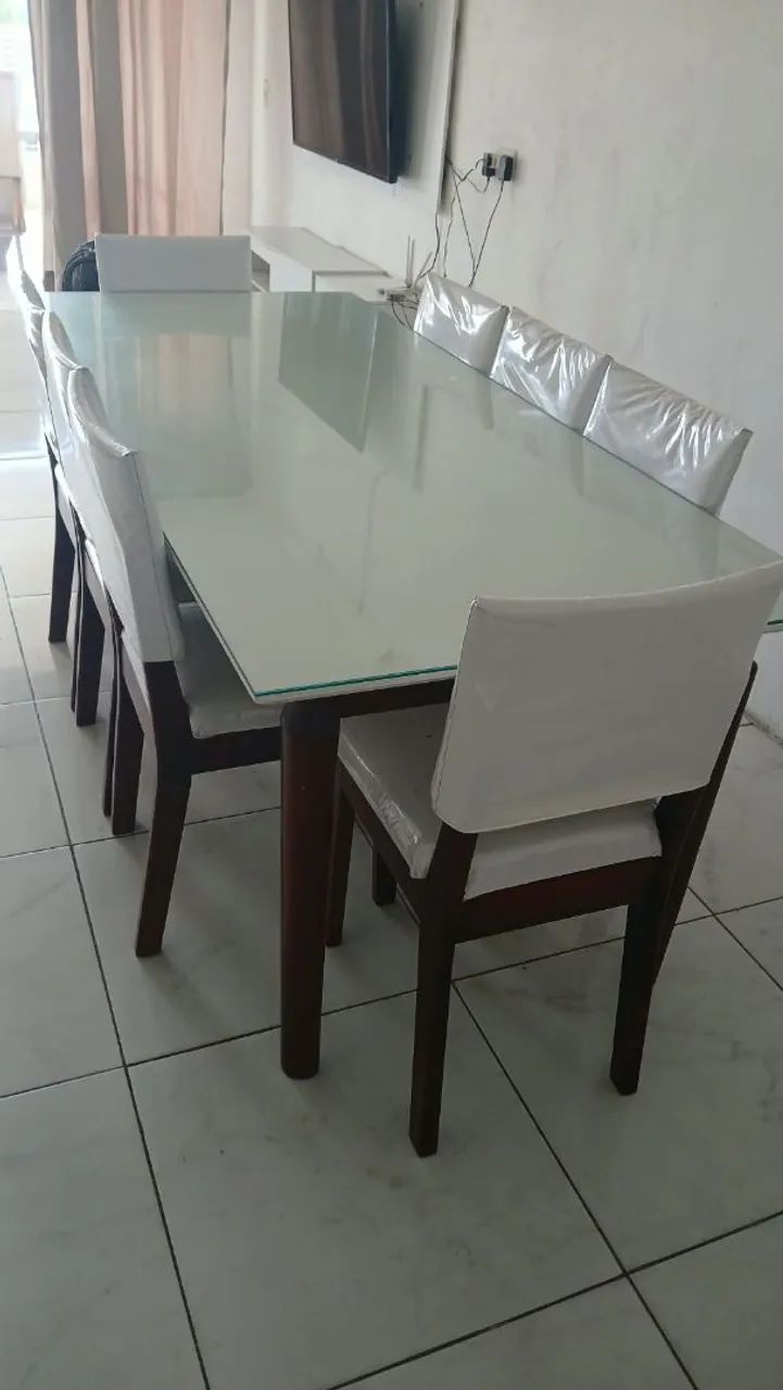 Mesa com 8 cadeiras em madeira - Foto 2