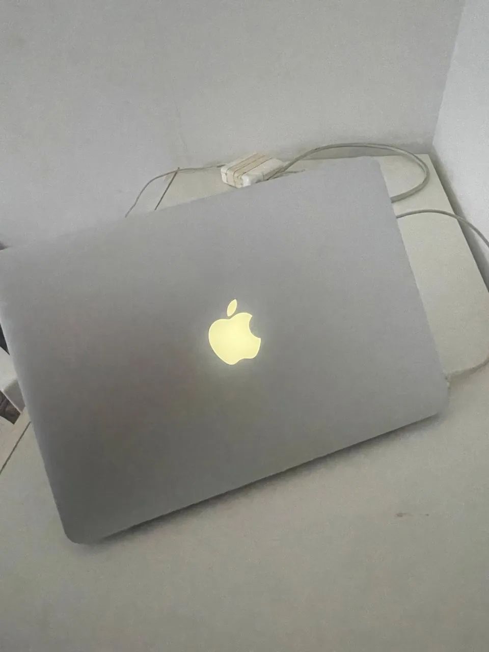 MacBook  Pro 13 2025