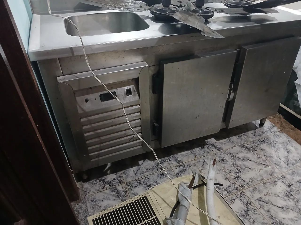 Balcao refrigerado c pia