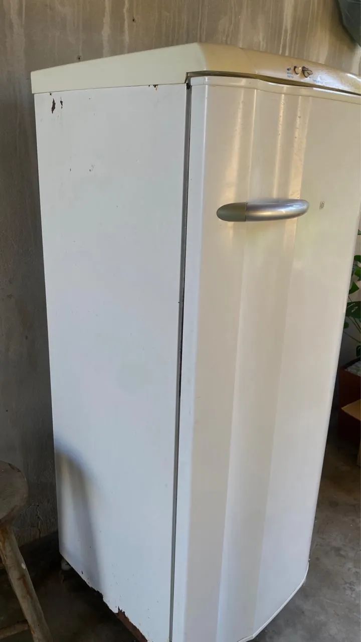 Geladeira eletrolux 375 litros 