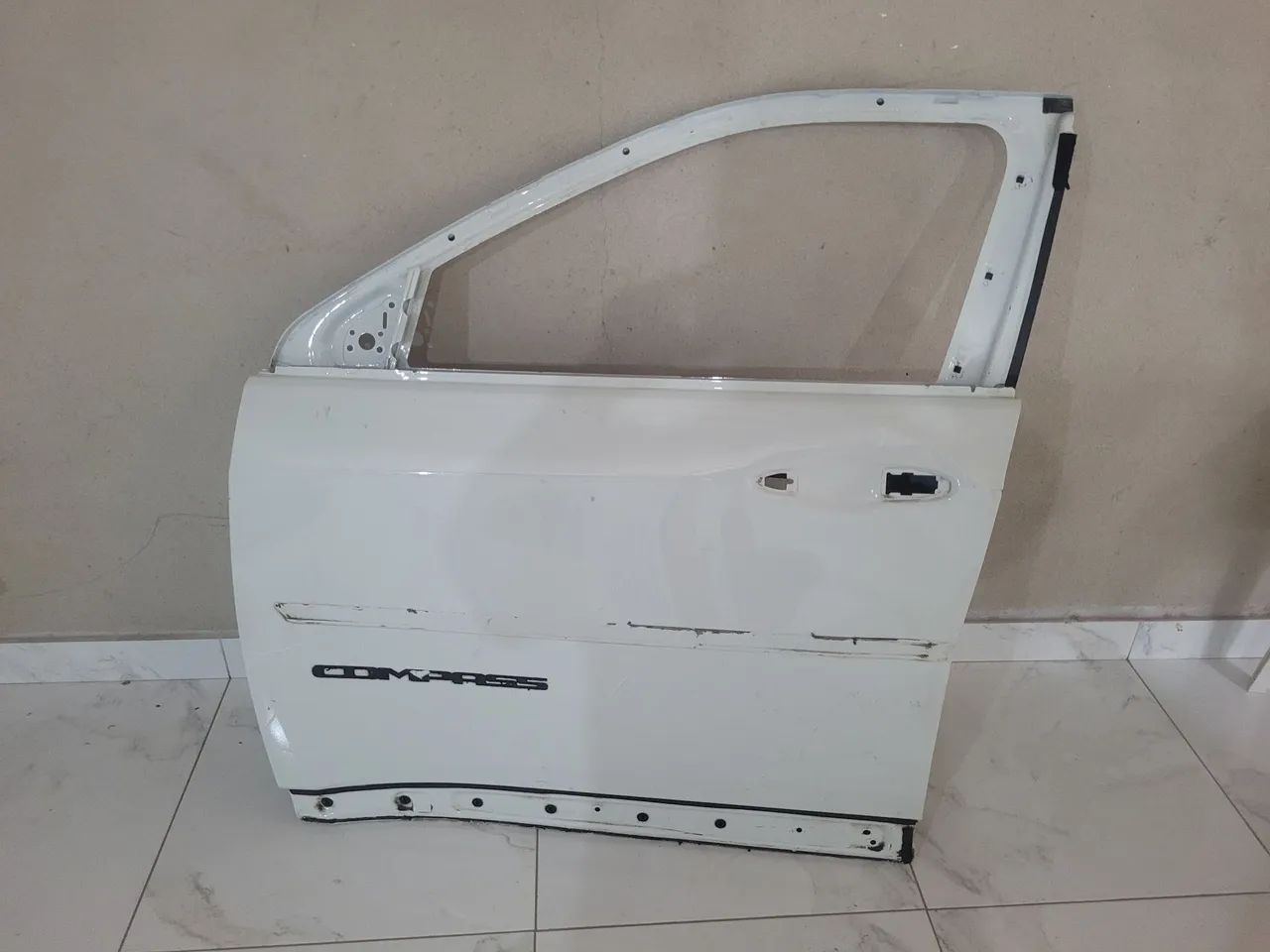 Porta dianteira esquerda compass 17/25 - Peças para carros, vans e