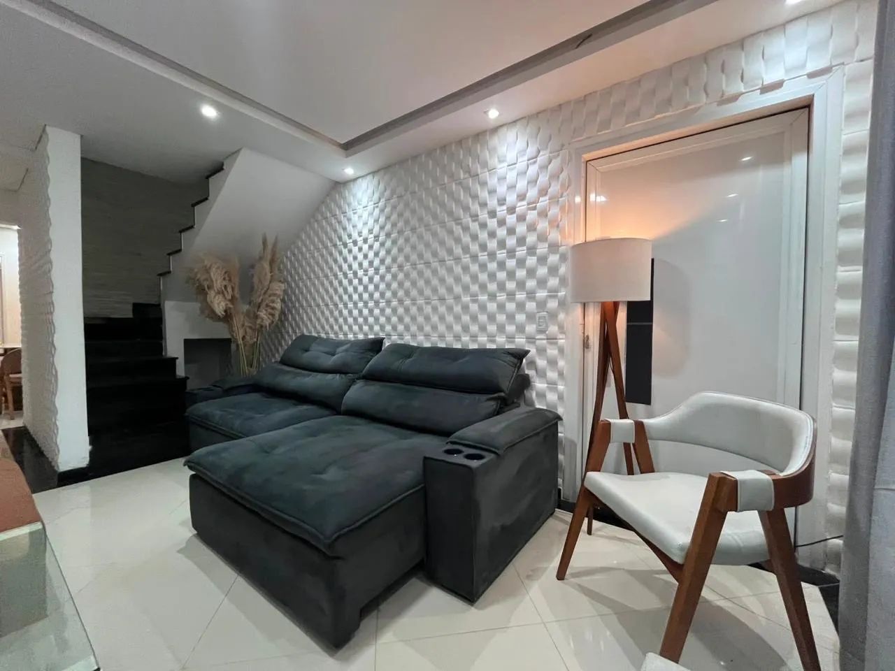 Lindo sofá retrátil e reclinável  - Foto 4